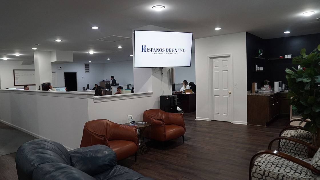 Hispanos de Exito LLC